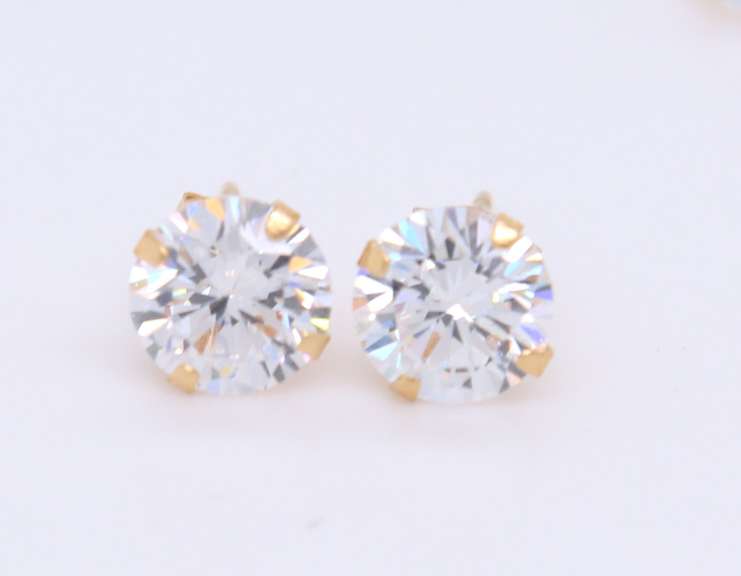 Sparkling Set of 14kt YG Round CZ Stud Earrings