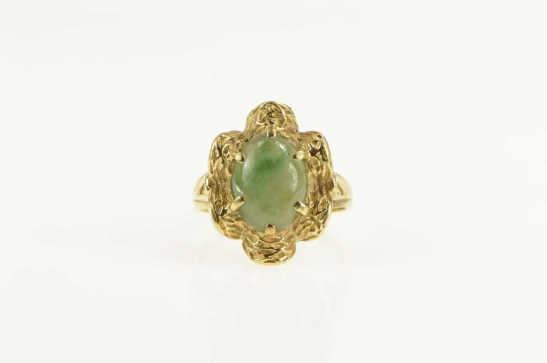 14K Yellow Gold Retro Nephrite Cabochon Textured Wavy Cocktail Ring