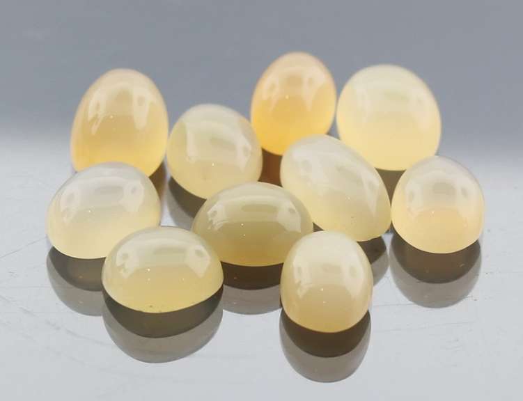 Sublime 33.33ct untreated Moonstone cabochon set