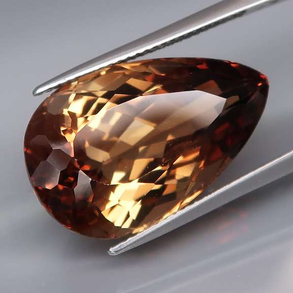 Outstanding 27.06ct bi-color Imperial Topaz