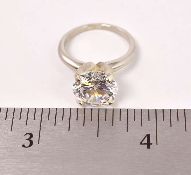 Sparkling CZ Ring in 14K White Gold