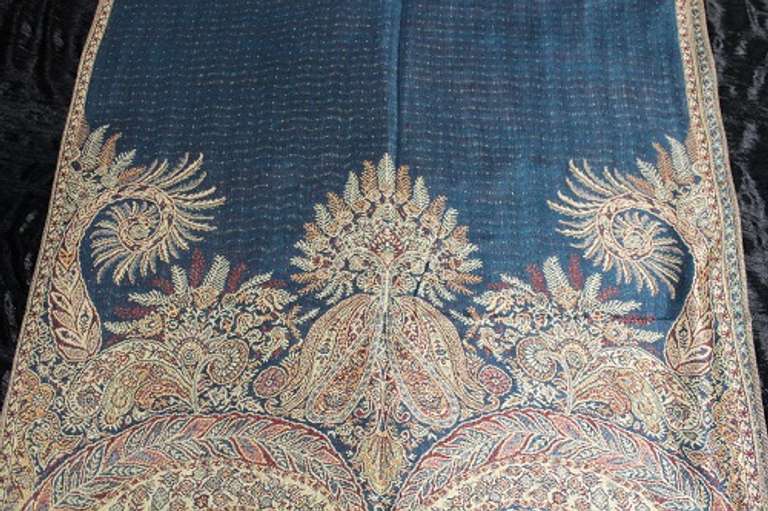 A Very Unique Design Lady's Scarf