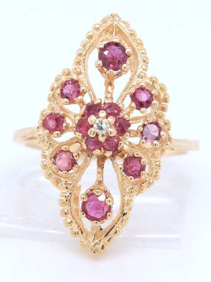LADIES 14 KT YELLOW GOLD FILIGREE STYLE RING.