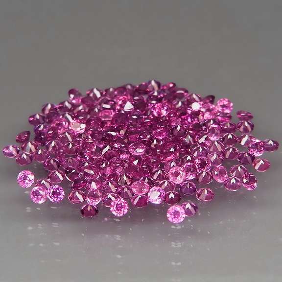 Amazing 3.11ct round cut top violet pink Garnet set