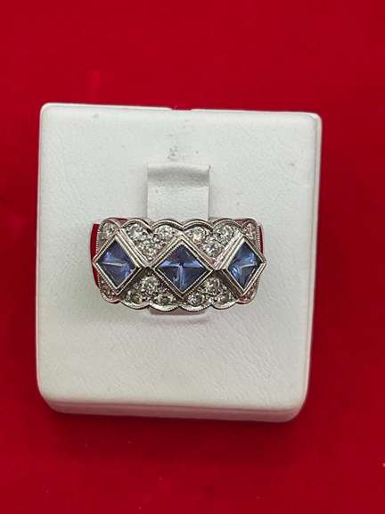 LADIES 14K WHITE GOLD , DIAMOND AND TANZANITE RING