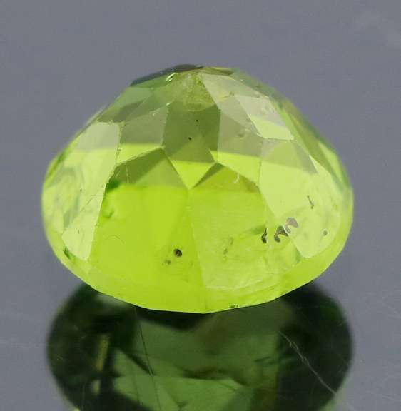 Gorgeous 2.36ct apple green Peridot