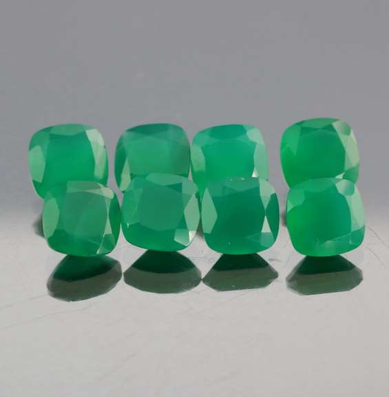 Breath taking 15.27ct mint green Botswana Agate set