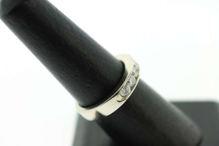 LADIES 14K WHITE GOLD DIAMOND BAND