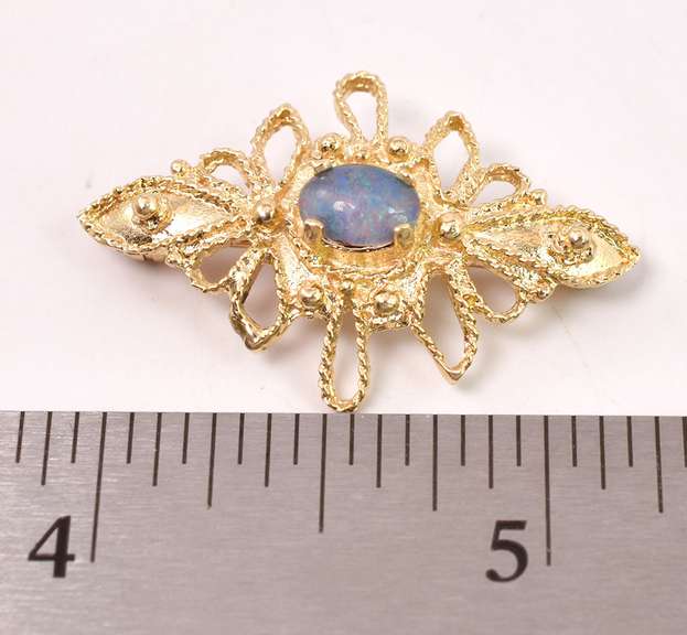 Delightful Opal Pin in 14K Yellow Gold