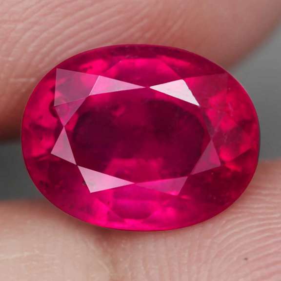 Vivid imperial red 4.61ct oval cut Ruby
