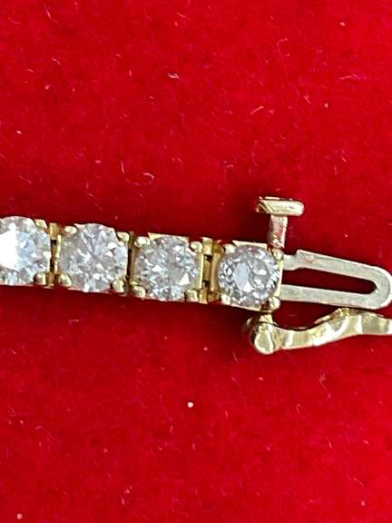 Certified Ladies Tennis Bracelet 18k gold and 9.12 carat of Natural Diamonds