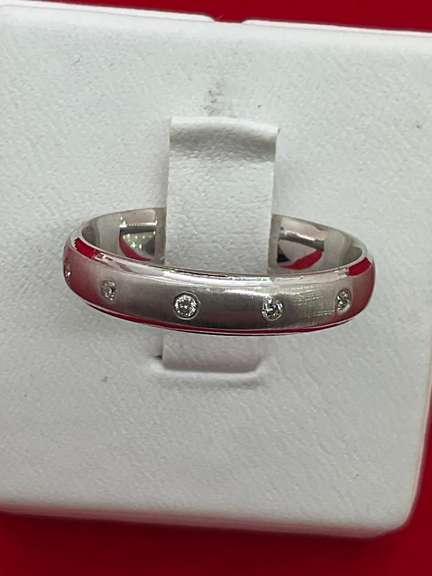 LADIES 14K WHITE GOLD AND DIAMOND BAND