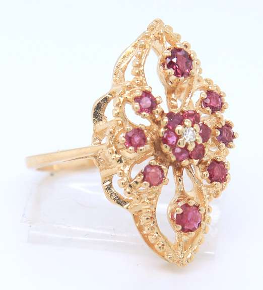 LADIES 14 KT YELLOW GOLD FILIGREE STYLE RING.