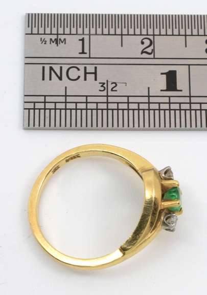 Sweet 14k Emerald & Diamond Ring
