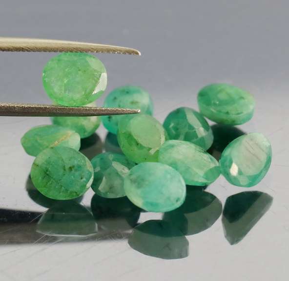 Rich green unheated 7.21ct 6x5mm Emerald set