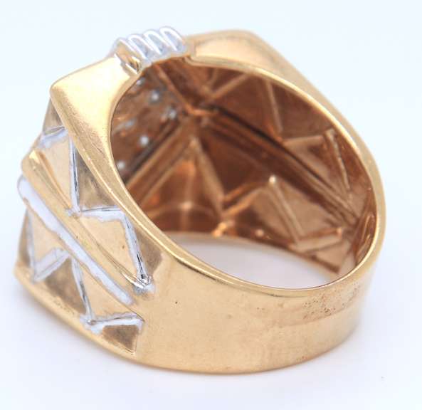 MENS 14K GOLD DIAMOND RING