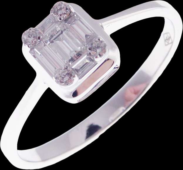 Geometric 18k White Gold Diamond Ring