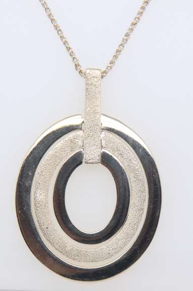 925 Sterling Silver Pendant on Chain