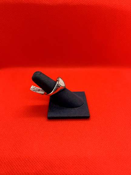 HEART- SHAPED DIAMOND RING IN 14K WHITE GOLD