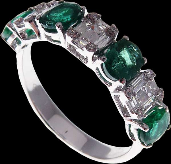 Gorgeous Emerald and Baguette Diamond 18k White Gold Ring