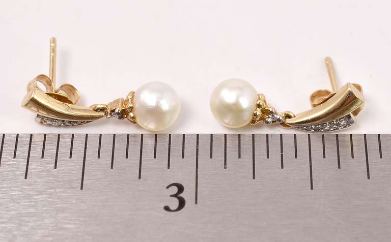 Dainty Pearl Earrings in Yellow Gold