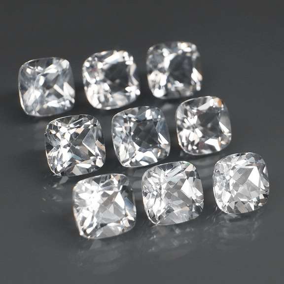 Glittering 16.30ct UNHEATED diamond white Topaz set