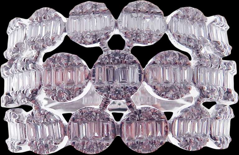 Beautiful 18k White Gold Seven Diamond Cluster Set Ring