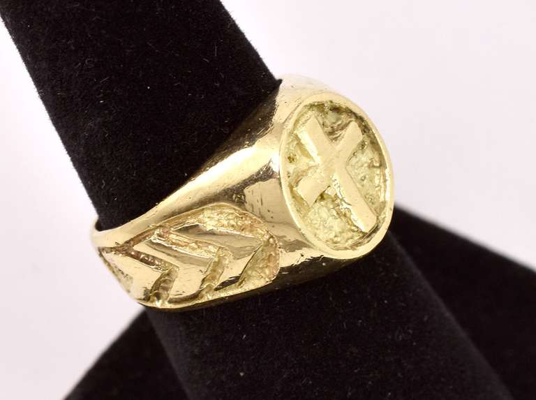 Captivating Cross Ring in 14K Yellow Gold