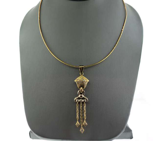 18K GOLD OMEGA NECKLACE WITH DIAMOND PENDANT