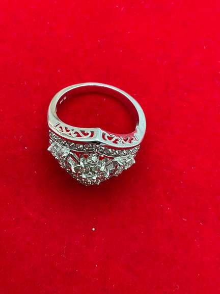 14K WHITE GOLD AND DIAMOND RING