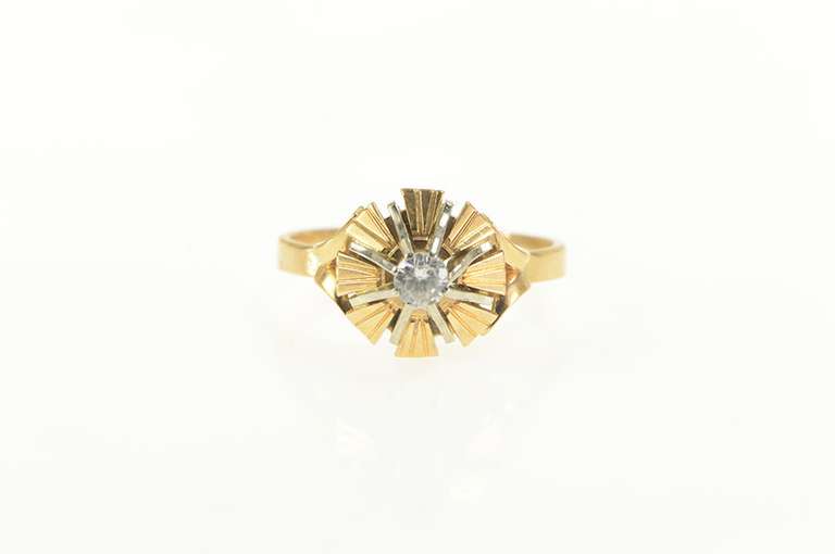 14K Yellow Gold Retro Geometric Grooved Solitaire CZ Cocktail Ring