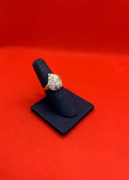 LADIES 14K YELLOW GOLD RING WITH 1.75 CARAT OF DIAMOND