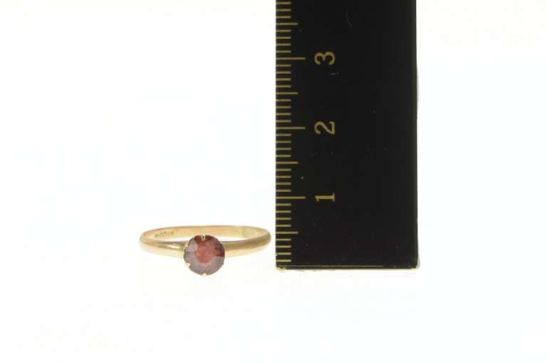 10K Yellow Gold Victorian Garnet Solitaire Classic Antique Ring