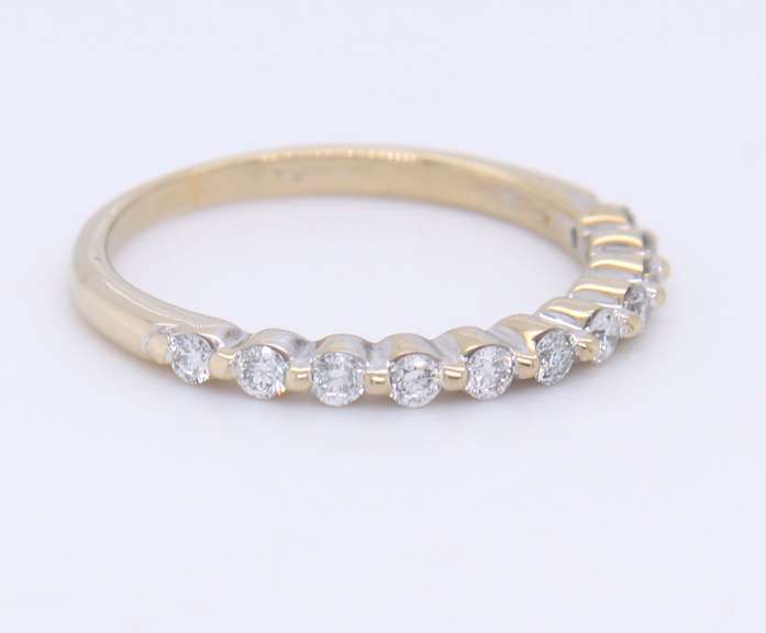 Classic 14kt WG Shared Prong Diamond Band