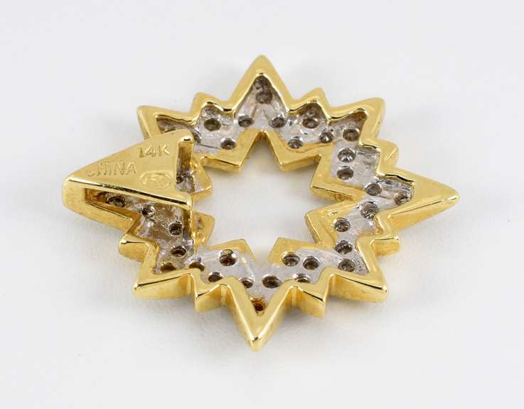 Sparkling 8 Point Star Pendant