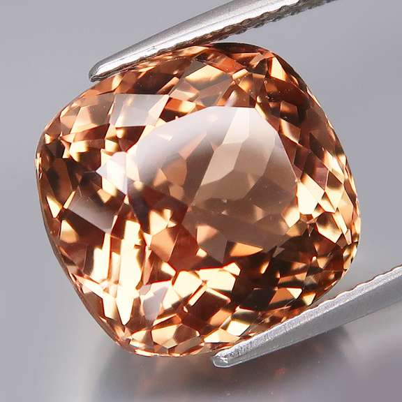 Sparkling 13.29ct champagne Topaz