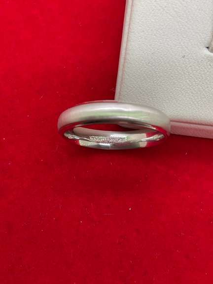LADIES 14K WHITE GOLD AND DIAMOND BAND