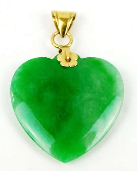Vintage 14K Large Green Jade Heart Pendant