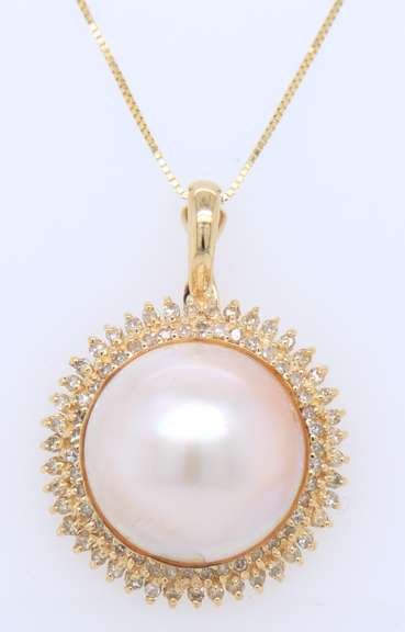 Incredible Yellow Gold Mabe Pearl and Diamond Halo pendant on Chain