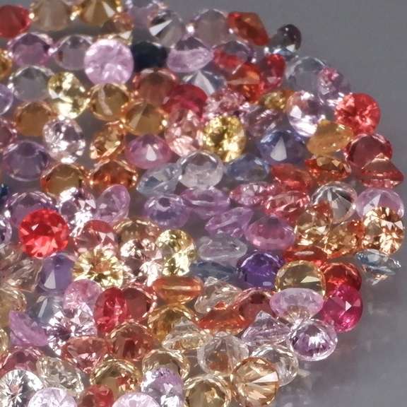 Glittering 4.03ct fancy color Sapphire set