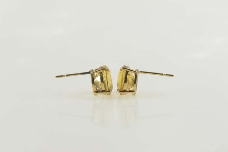 14K Yellow Gold Oval Syn. Citrine Solitaire Classic Stud Earrings