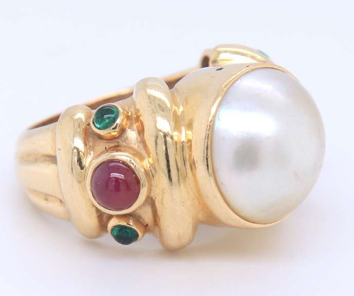 LADIES 18K GOLD AND PEARL RING