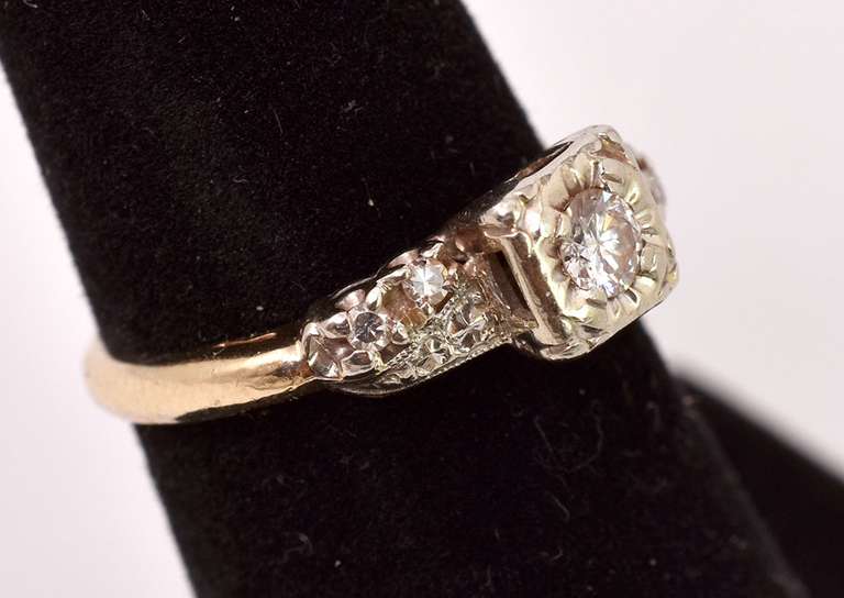 Beautiful Vintage Style Diamond Ring in Yellow Gold