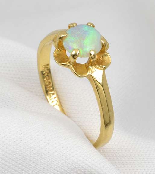 Sweet Opal Ring