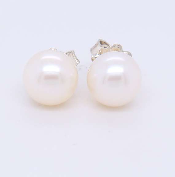 Tiffany & Co Ziegfeld 7.5mm Pearl Cultured Pearl Earrings