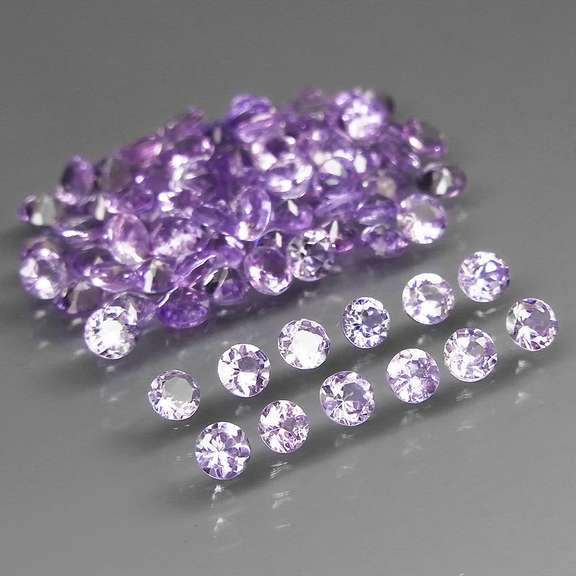 Glittering 5.30ct bright blue violet Tanzanite set
