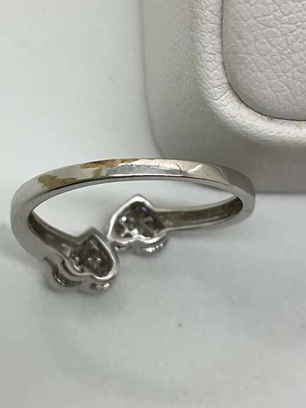 LADIES 14K WHITE GOLD AND DIAMOND HEART RING