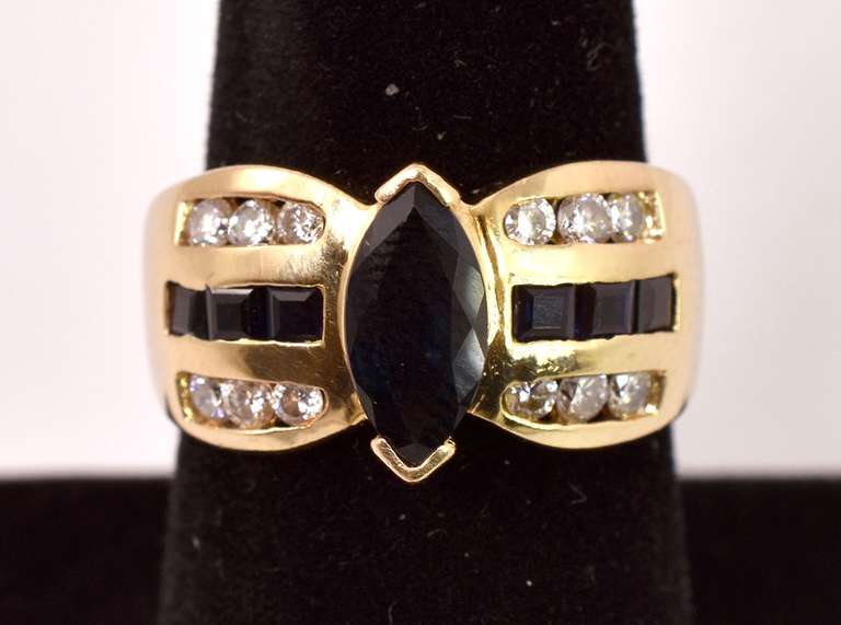 Stunning Sapphire and Diamond Ring in 14K Yellow Gold