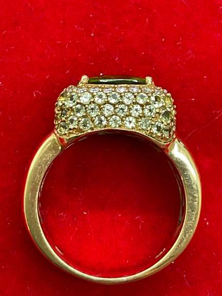 LADIES 18K PERIDOT AND DIAMOND RING