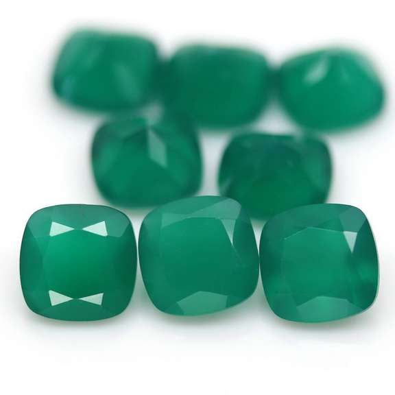 Breath taking 14.77ct grass green Botswana Agate set